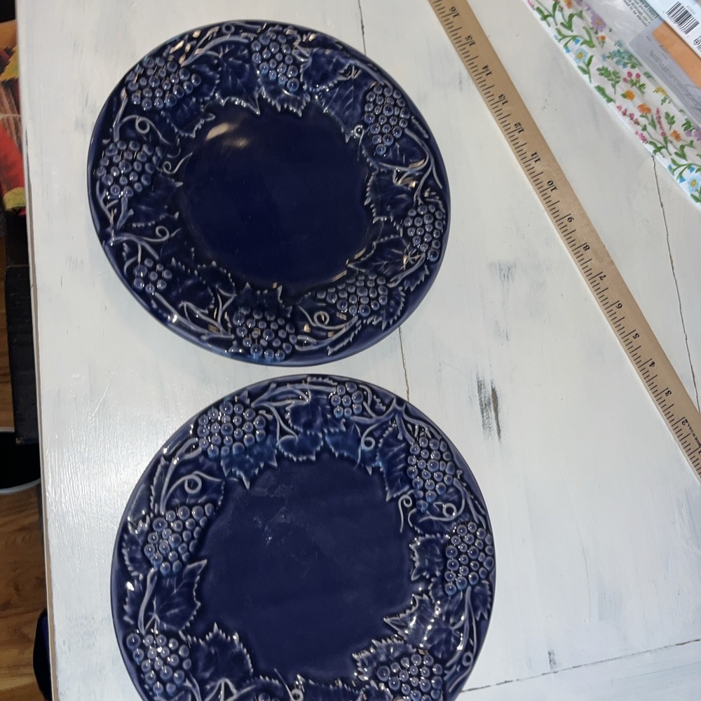 Set of 2 Bordallo Pinheiro Portugal Blue Grape Leaf 9.25" Luncheon Salad Plates